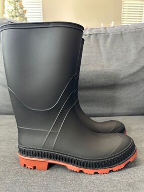 Boy’s Black Rubber Rain Boots size 3